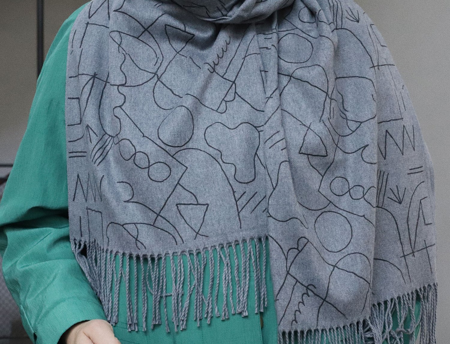 Image of DARK GREY SCARF