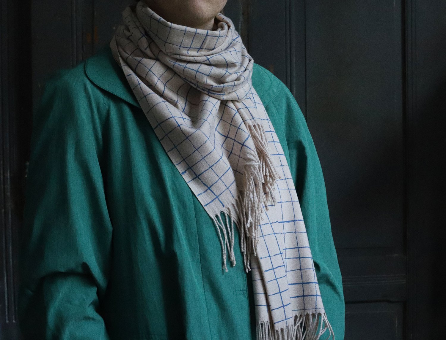 Image of BLUE GRID SCARF