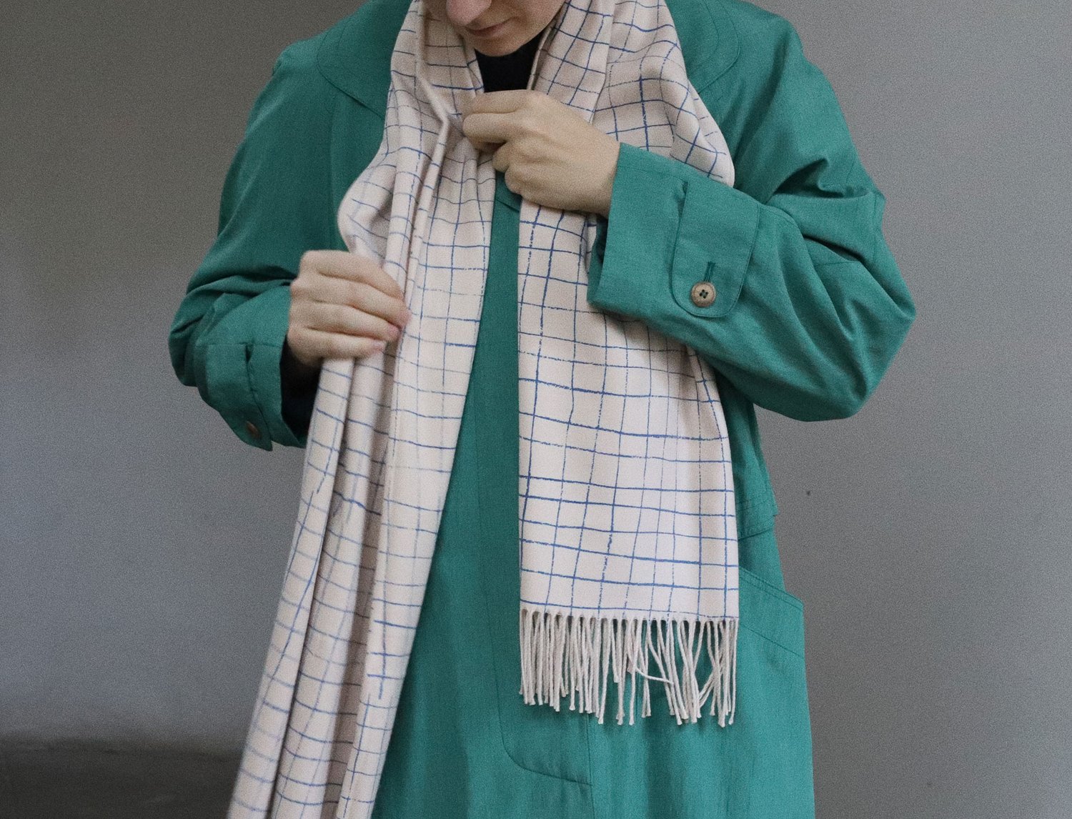 Image of BLUE GRID SCARF