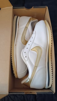 Image 4 of NIKE LEATHER CORTEZ SIZE 8.5US42EUR 