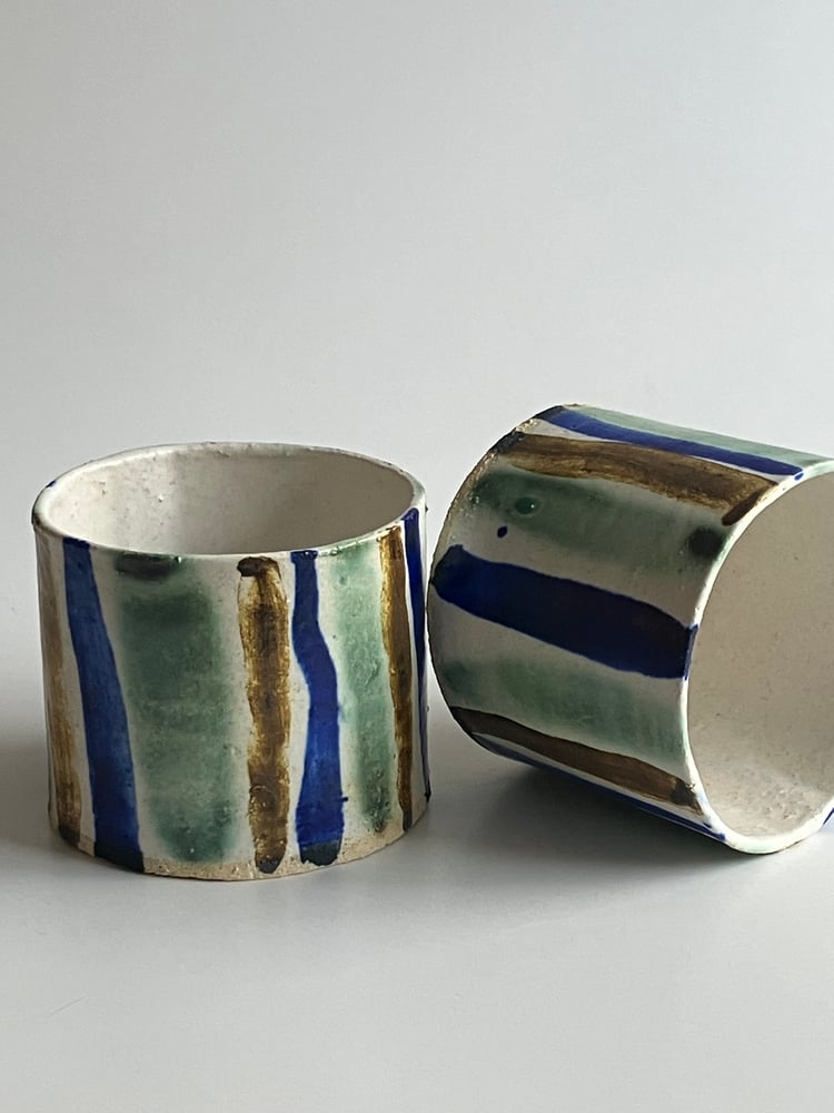 Image of a pair of stoneware beakers 2