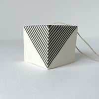 Image 2 of Hanging cube with stripes 4.3cm