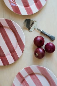 Image 5 of RED STRIPES PLATO LLANO