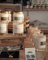 Image 2 of Fresh Linen Scented Candle 