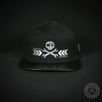 Image 2 of SNAPBACK CAP PIRATE CARBON SILVER