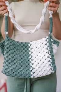 Image 4 of Makramé clutch bag