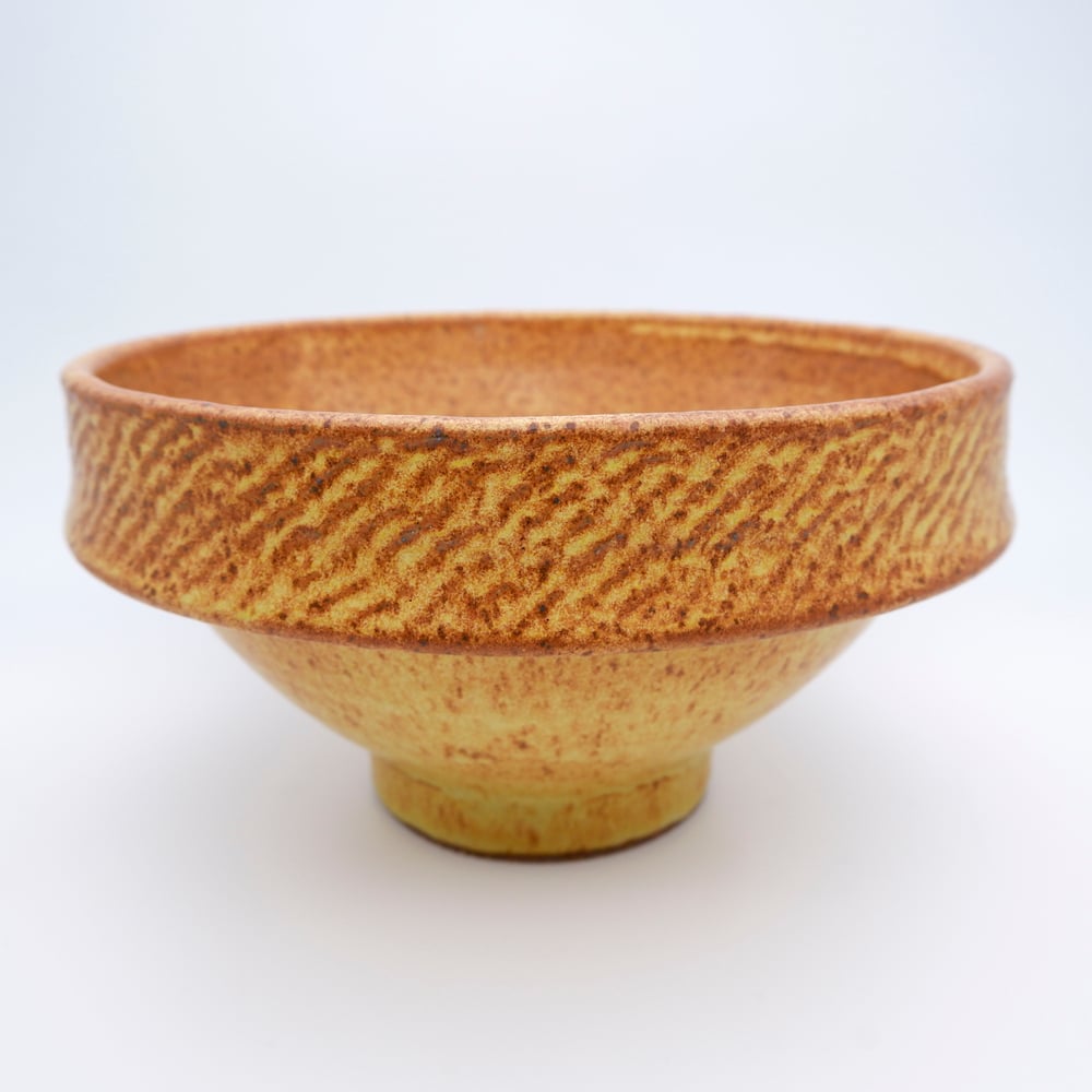 Image of Drop Rim Serving Bowl (yellow)