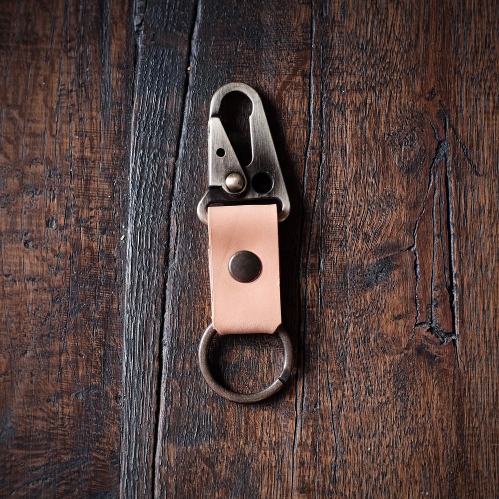 Image of Old Dutch Snap Trigger Key Chain. (Natural)