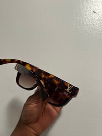 Image 4 of LV Cat Brown Shades