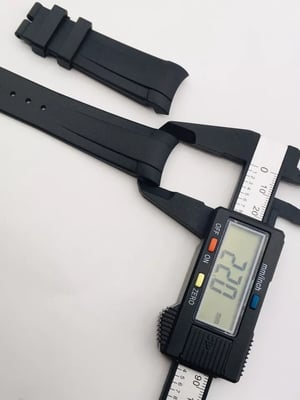 Image of Black 22mm Rubber Silione Watch band for Tudor Black Bay GMT Beautiful