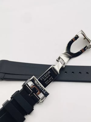 Image of Black 22mm Rubber Silione Watch band for Tudor Black Bay GMT Beautiful