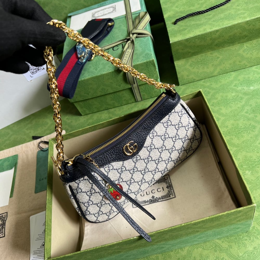 GG Canvas Mini Pochette 