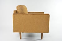 Image 2 of  Fauteuil carré jaune chiné