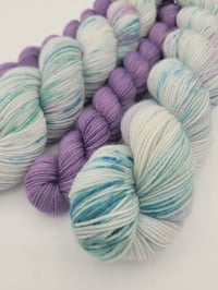 Image 4 of Un brin de lilas - Kit chaussettes 