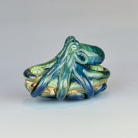 Image 5 of LG. Little Streaky Aura Blue Octopus - Flameworked Glass Sculpture Bead