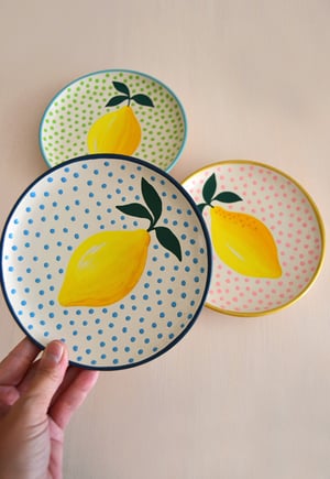 Image of PLATO DE CERAMICA PINTADO A MANO - LIMÓN. Antes 29,90€