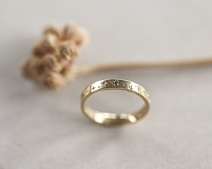 Image of 18ct Yellow Gold 3mm ‘Star' Eternity ring