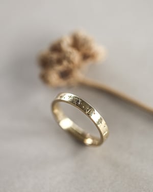 Image of 18ct Yellow Gold 3mm ‘Star' Eternity ring