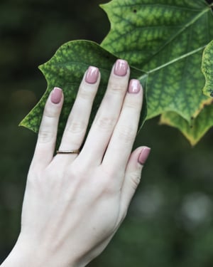 Image of 18ct gold 2mm horn texture ring