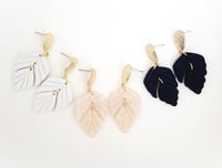 Image 3 of Leaf dangle black