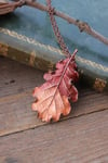 Vera foglia di quercia elettroformata in rame con patina rossa