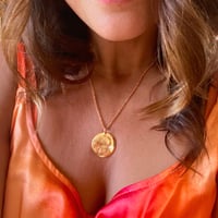 Image 2 of Gold pool necklace