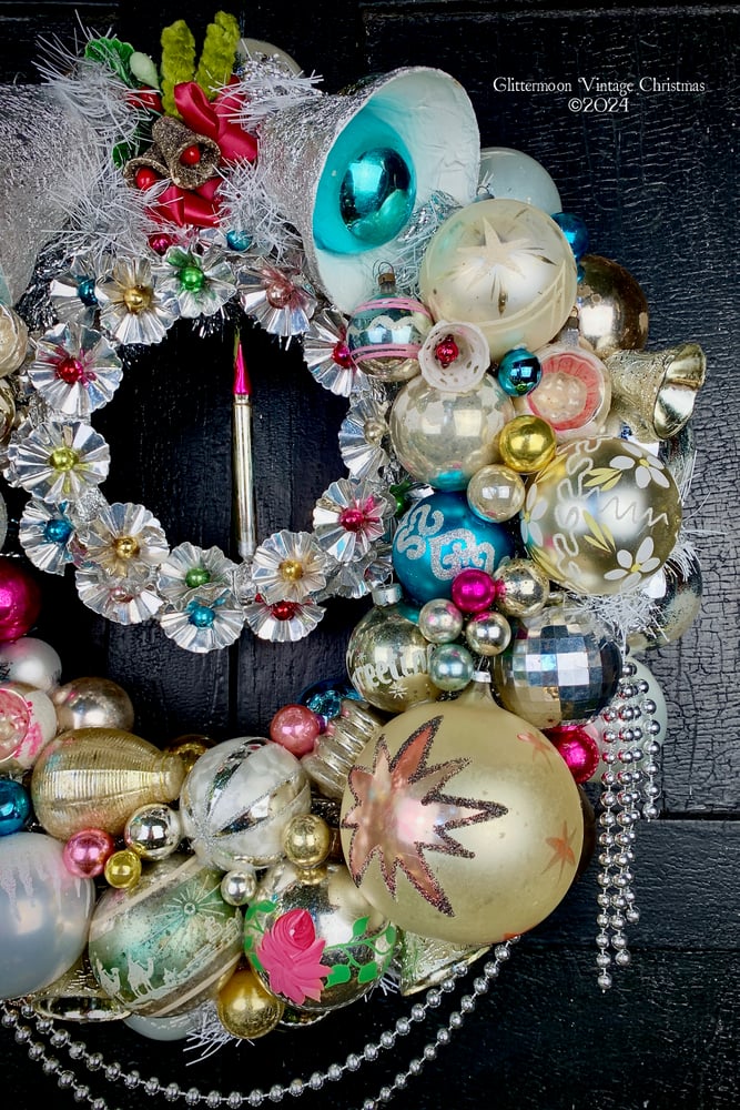 Image of SILVER BELLS Wreath