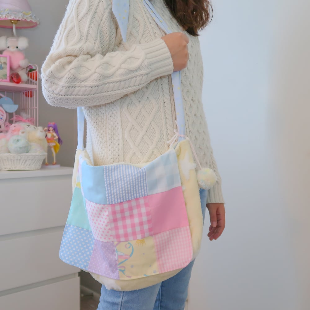 Messenger Bag: 02