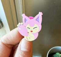 Skitty Mochi-Mochi Pin