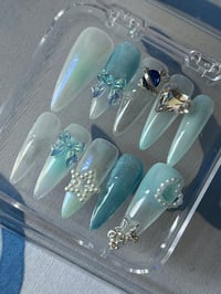 Image 4 of 4 set extravagant 