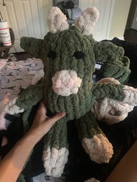 Chunky yarn cow plushie