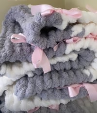 Chunky throw blanket