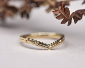 Image of 18ct yellow Gold, 2mm, Cleavers Engraved, Wishbone Ring