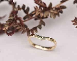 Image of 18ct yellow Gold, 2mm, Cleavers Engraved, Wishbone Ring