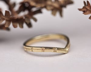 Image of 18ct yellow Gold, 2mm, Cleavers Engraved, Wishbone Ring