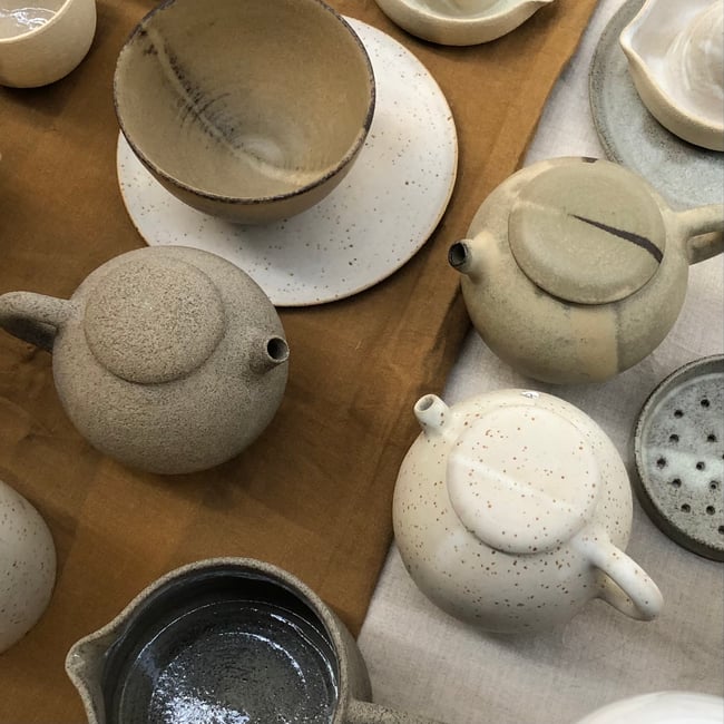 Bols en grès couleurs variées 