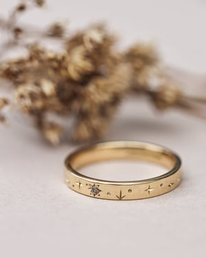 Image of 18ct Yellow Gold 3mm ‘Star' Eternity ring