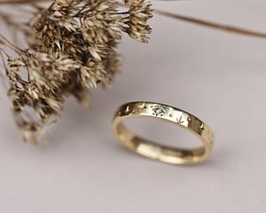 Image of 18ct Yellow Gold 3mm ‘Star' Eternity ring