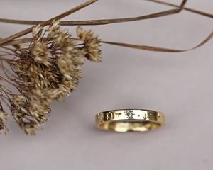 Image of 18ct Yellow Gold 3mm ‘Star' Eternity ring