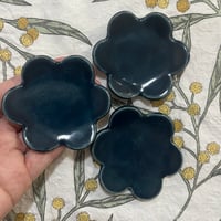 Image 1 of FLOWER PLATES SET (deep blue)