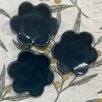 Image 2 of FLOWER PLATES SET (deep blue)