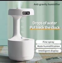 Anti gravity humidifier 