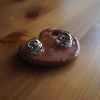 Image 3 of pin's palette en argile