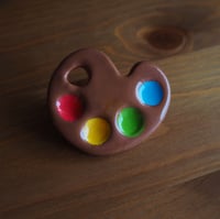 Image 1 of pin's palette en argile