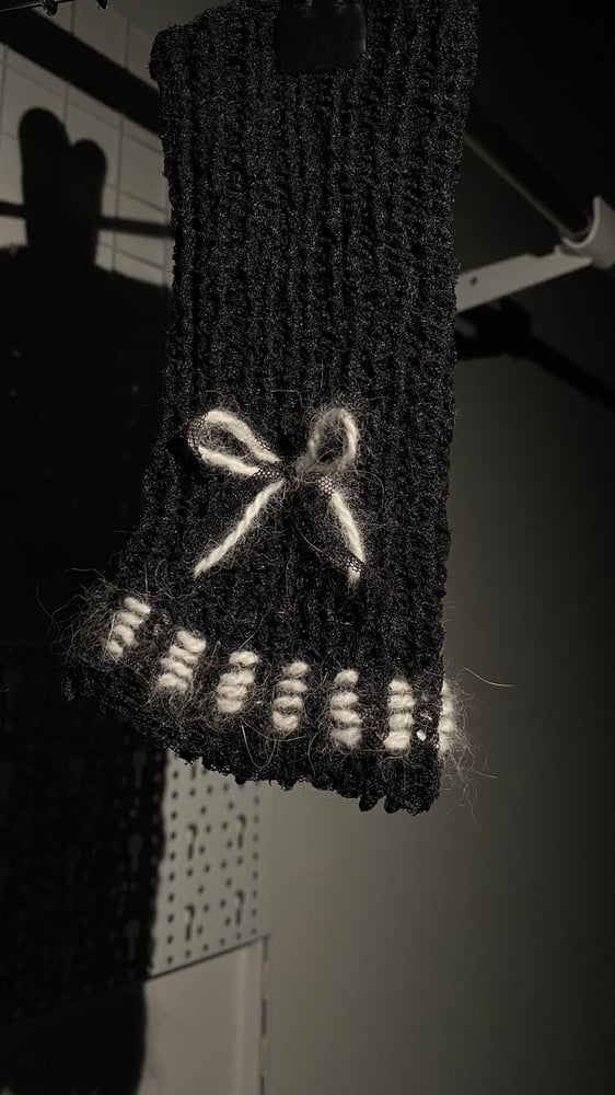 Image of Weaved mesh mittens