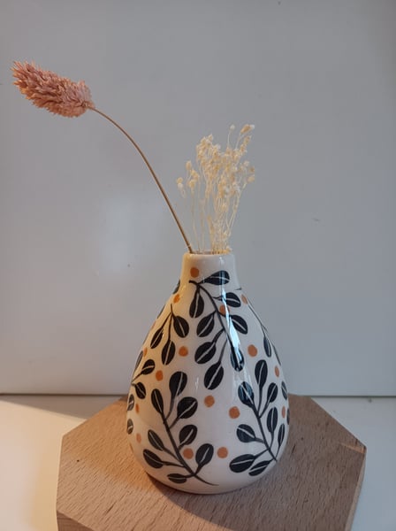 Image of Petit vase feuilles noires