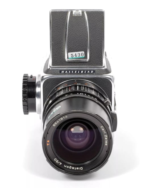 Image of Hasselblad 500C/M camera w/ Planar 50mm F4 CF lens + a12 Back + WLF #5430