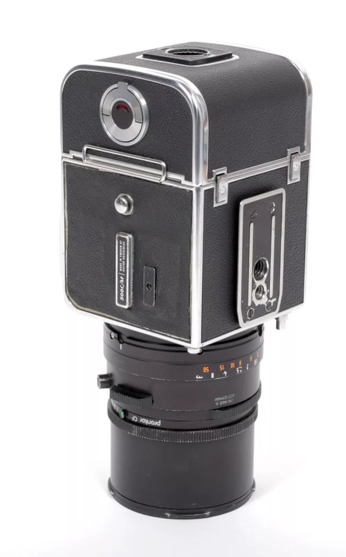 Image of Hasselblad 500C/M camera w/ Planar 50mm F4 CF lens + a12 Back + WLF #5430