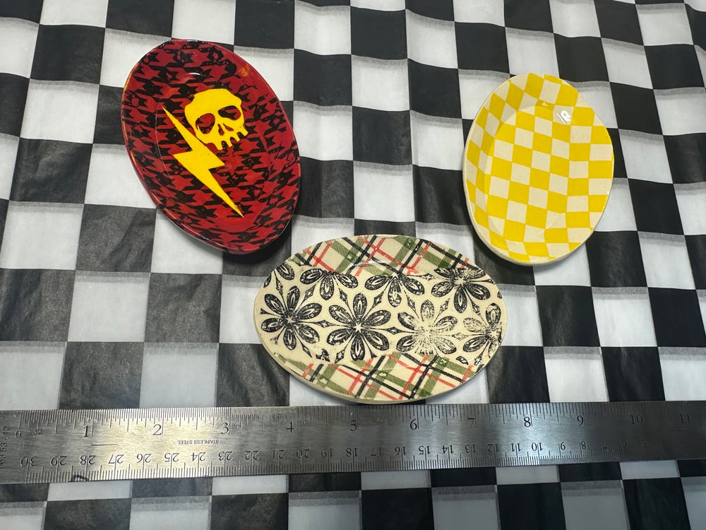 Lil Oval Dishes 