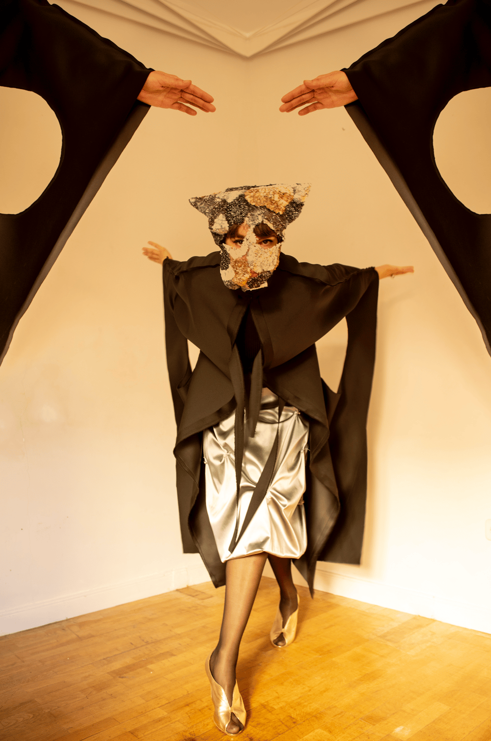 Image of Falda abullonados en plata